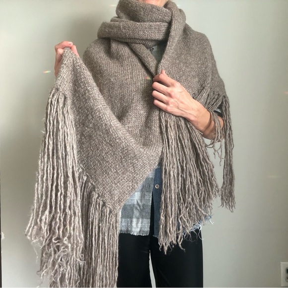Rogan Oversized Alpaca Wool Linen Scarf Shawl Made in Peru - Picture 3 of 12